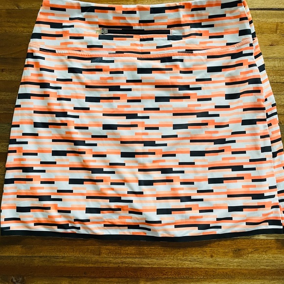 🩷Sale🩷Annika Geometric Skort with 50+ UPF - EUC - Medium - Picture 4 of 9